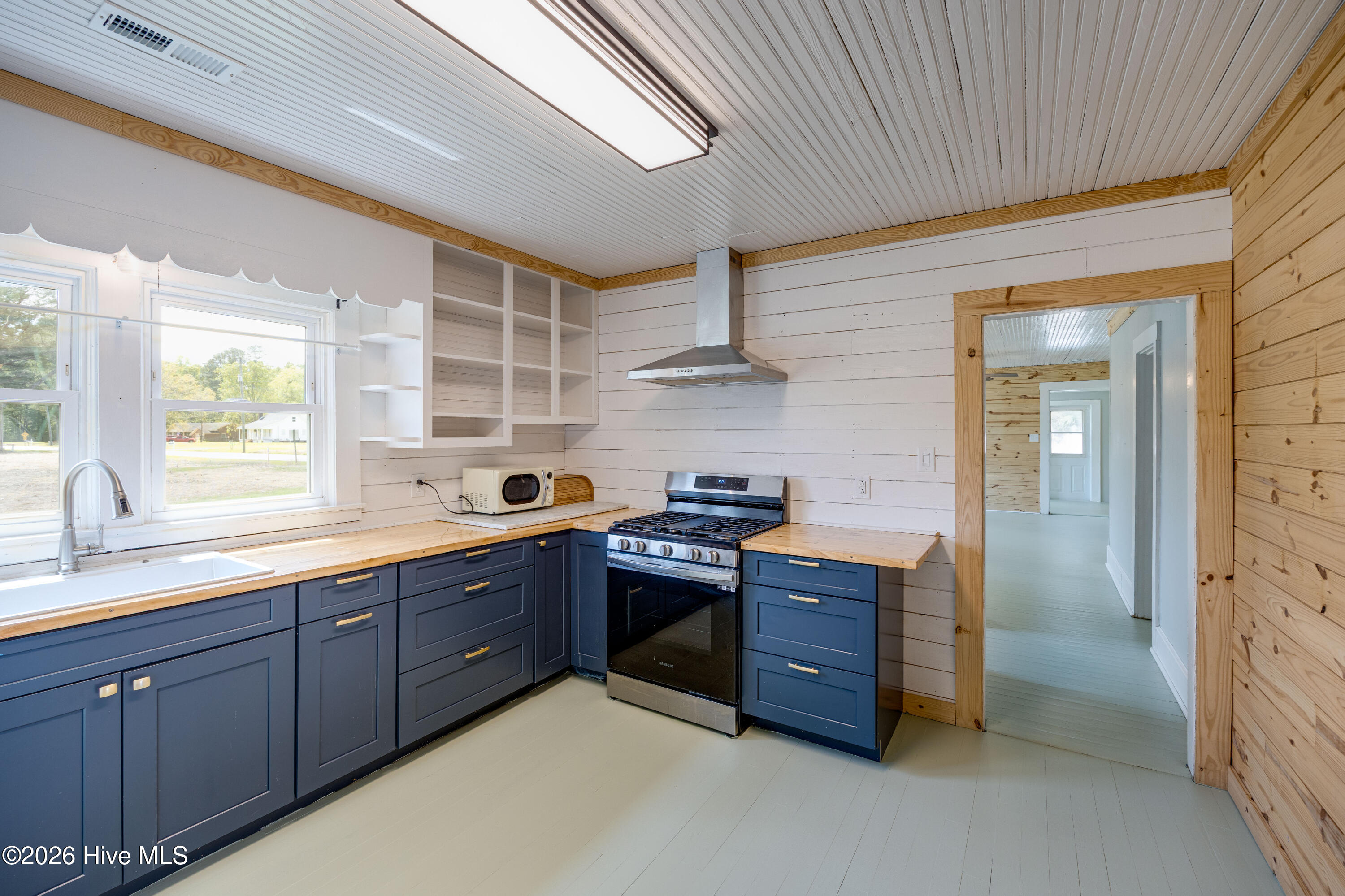 258 Main Street Pinetown, NC 27865 - Photo 2 of 39 KITCHEN