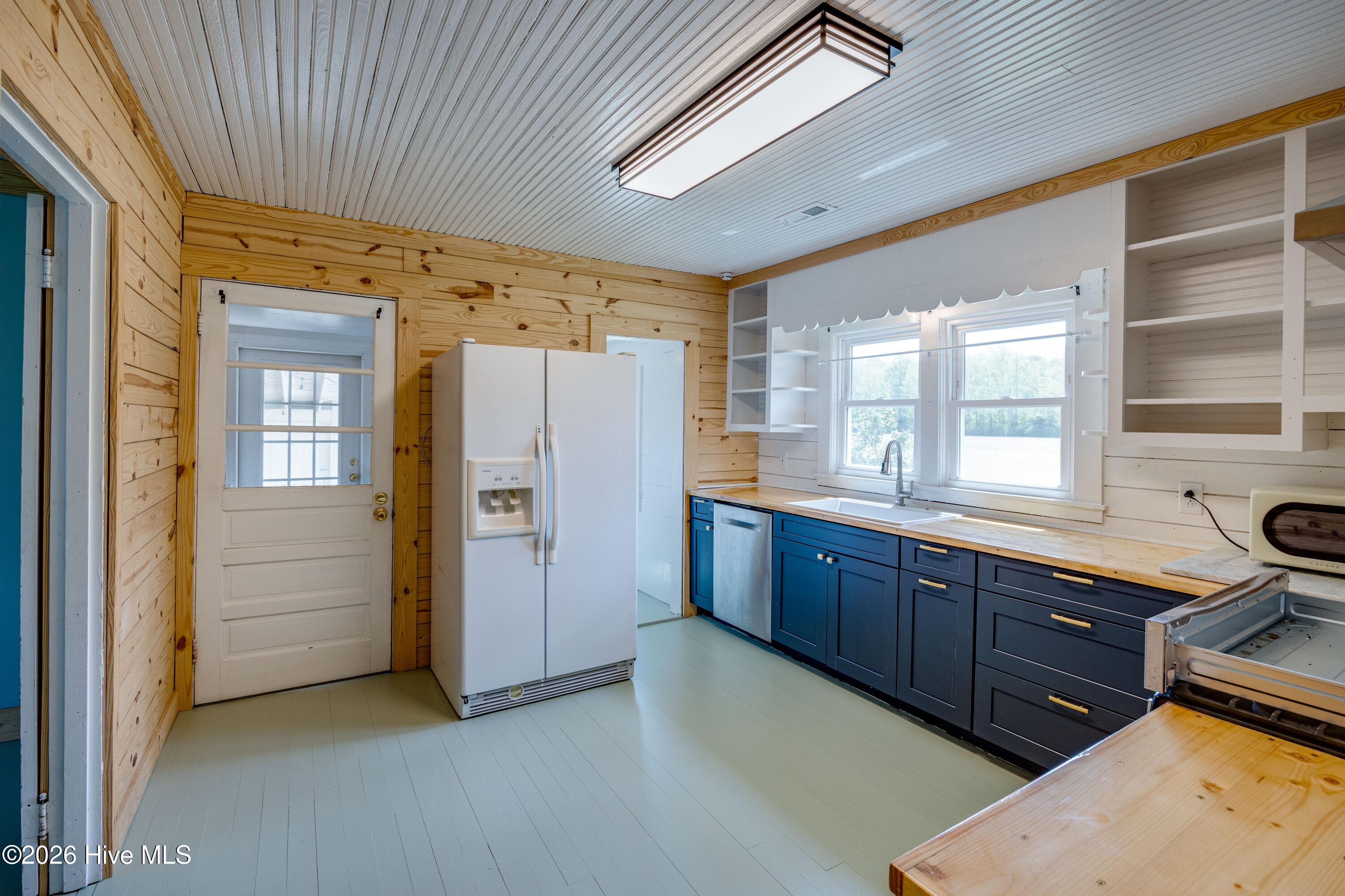258 Main Street Pinetown, NC 27865 - Photo 4 of 39 KITCHEN