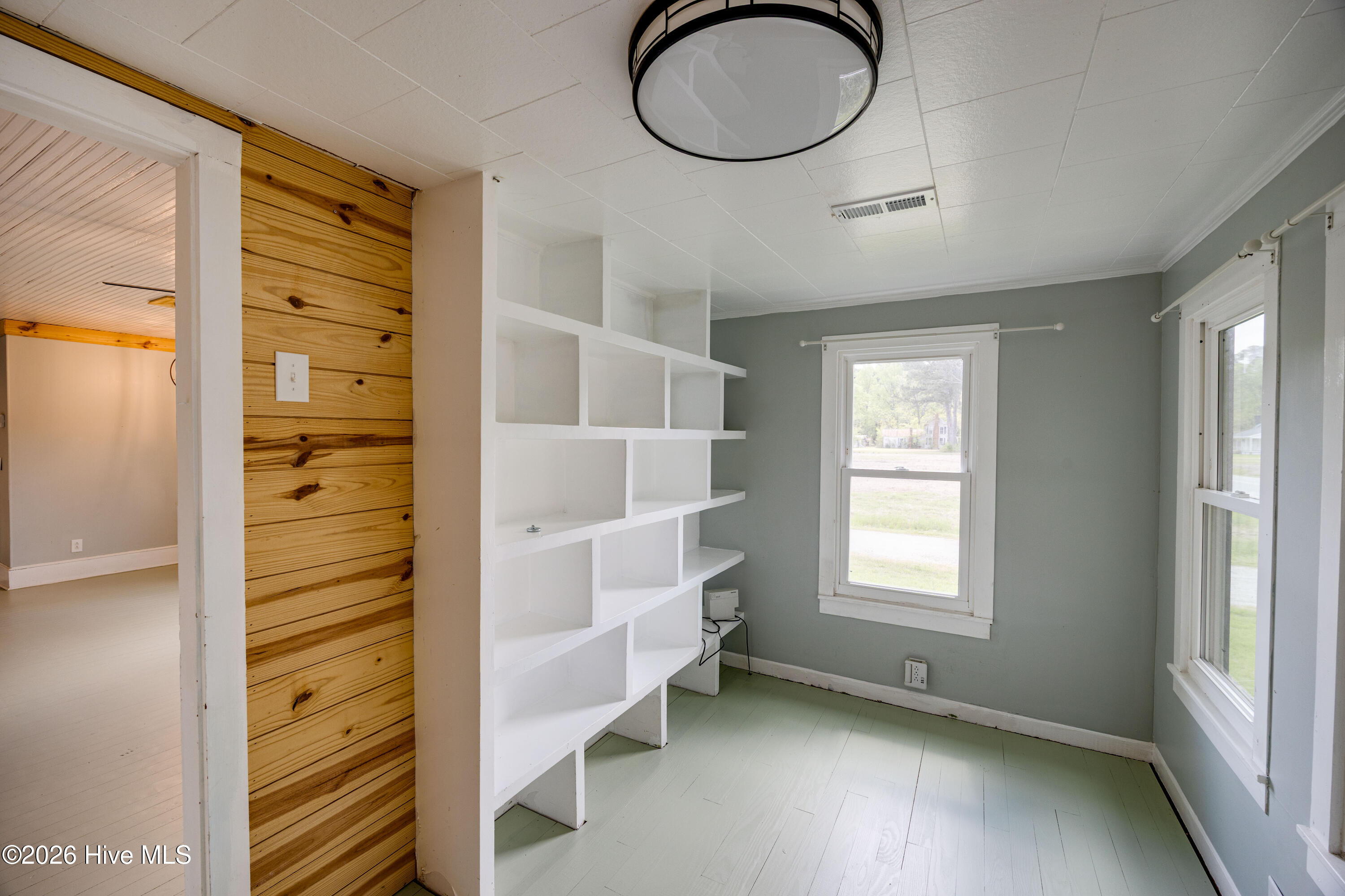 258 Main Street Pinetown, NC 27865 - Photo 9 of 39 FRONT FLEX ROOM (HEATED AND COOLED)