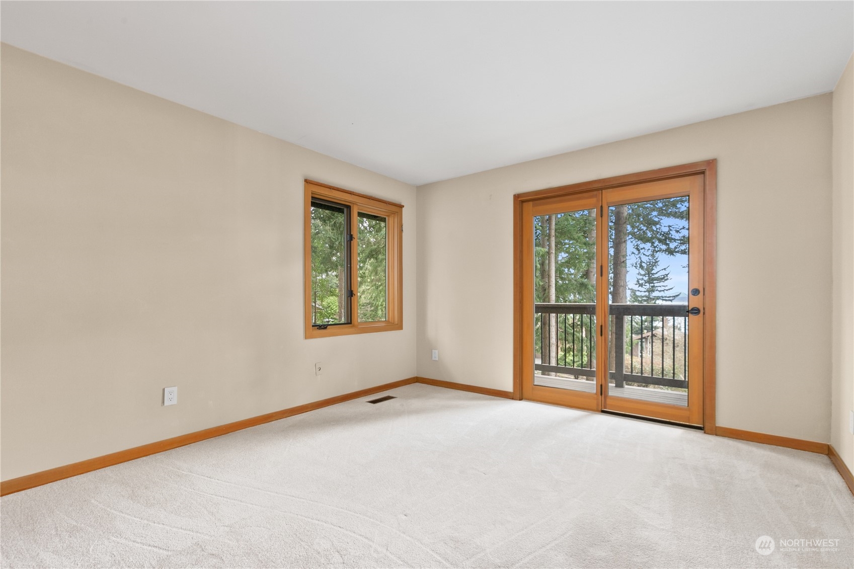 629 Fieldston Road Bellingham, WA 98225 - Photo 31 of 40 an empty room with windows