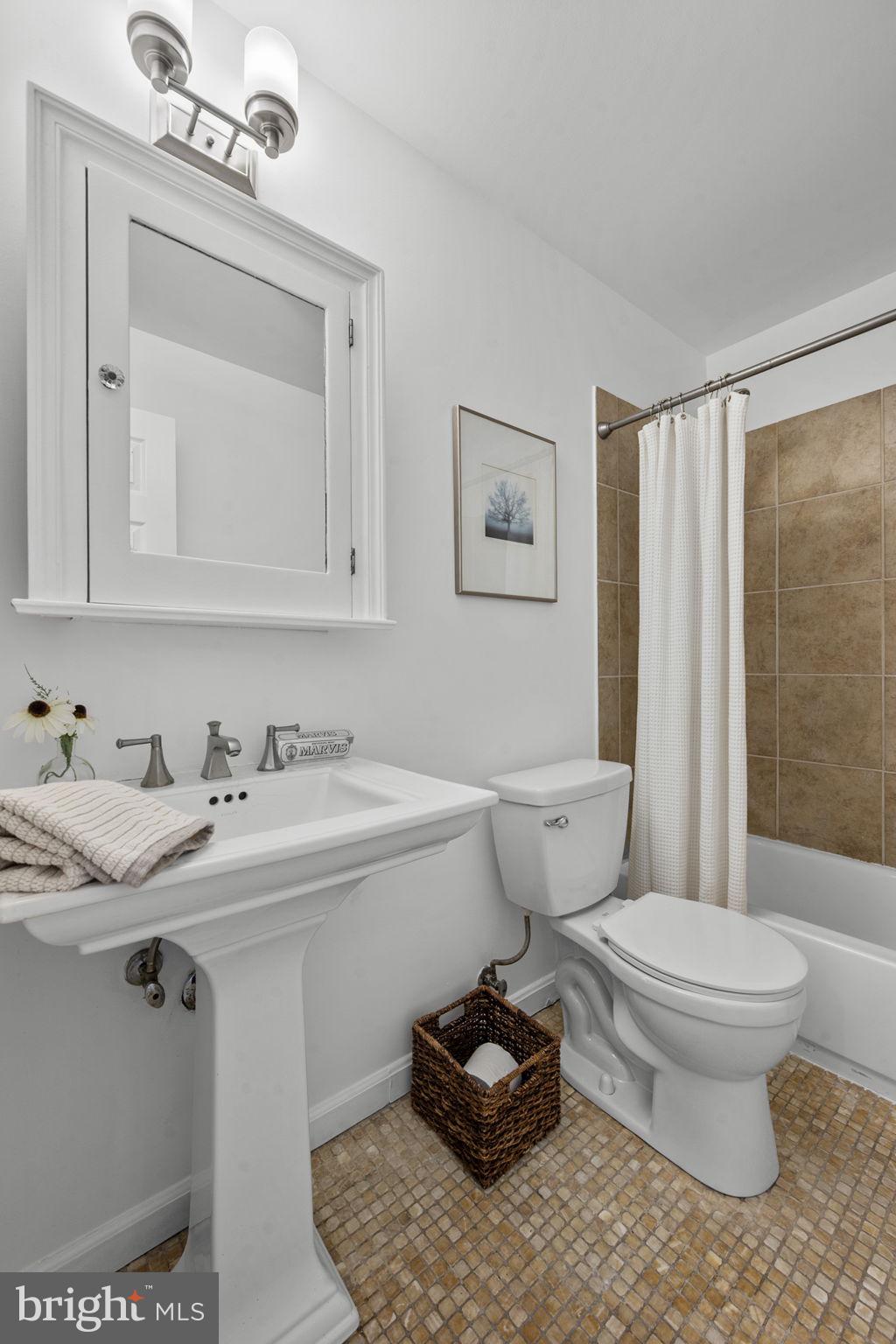 649 16th Street Northeast Washington, DC 20002 - Photo 20 of 38