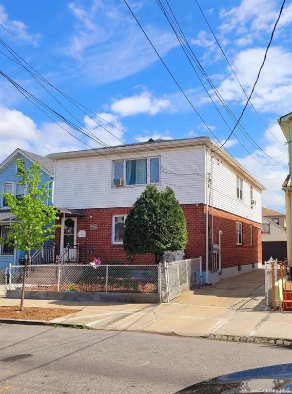 171-28 103rd Road Queens, NY 11433 - Photo 1 of 15