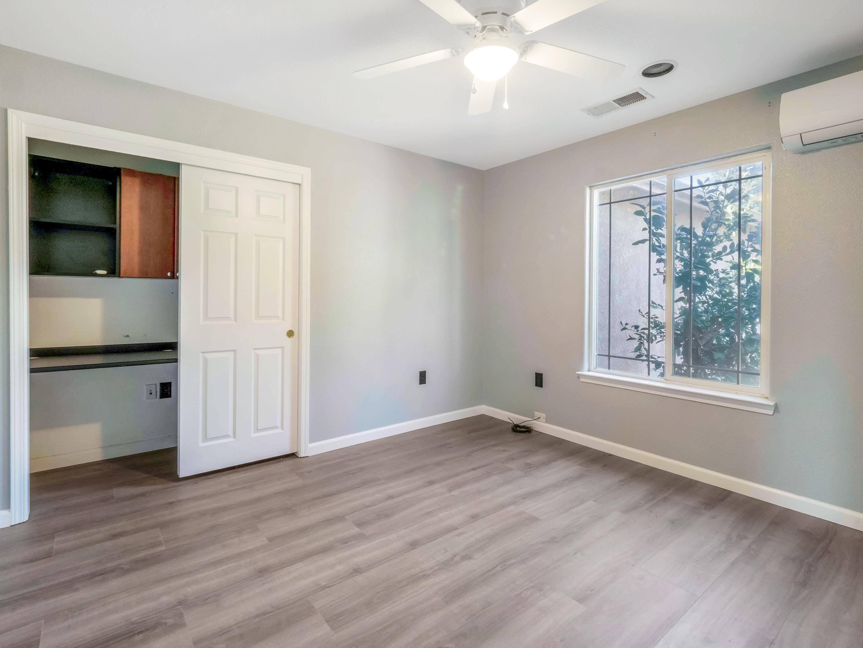 697 Leta Mae Court Exeter, CA 93221 - Photo 12 of 33 Office/Bedroom