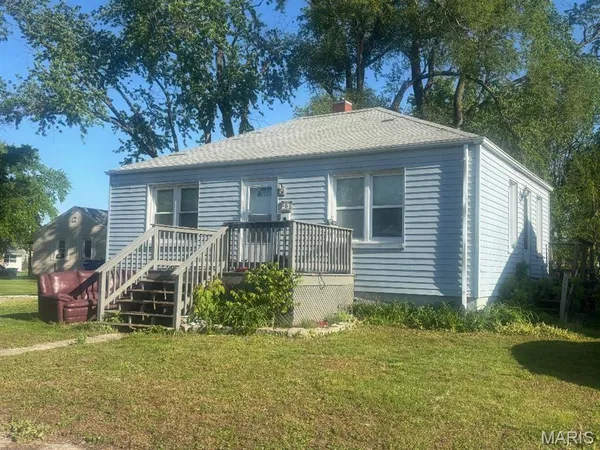 $58,900 | 261 Victory Drive, East Alton, IL 62024