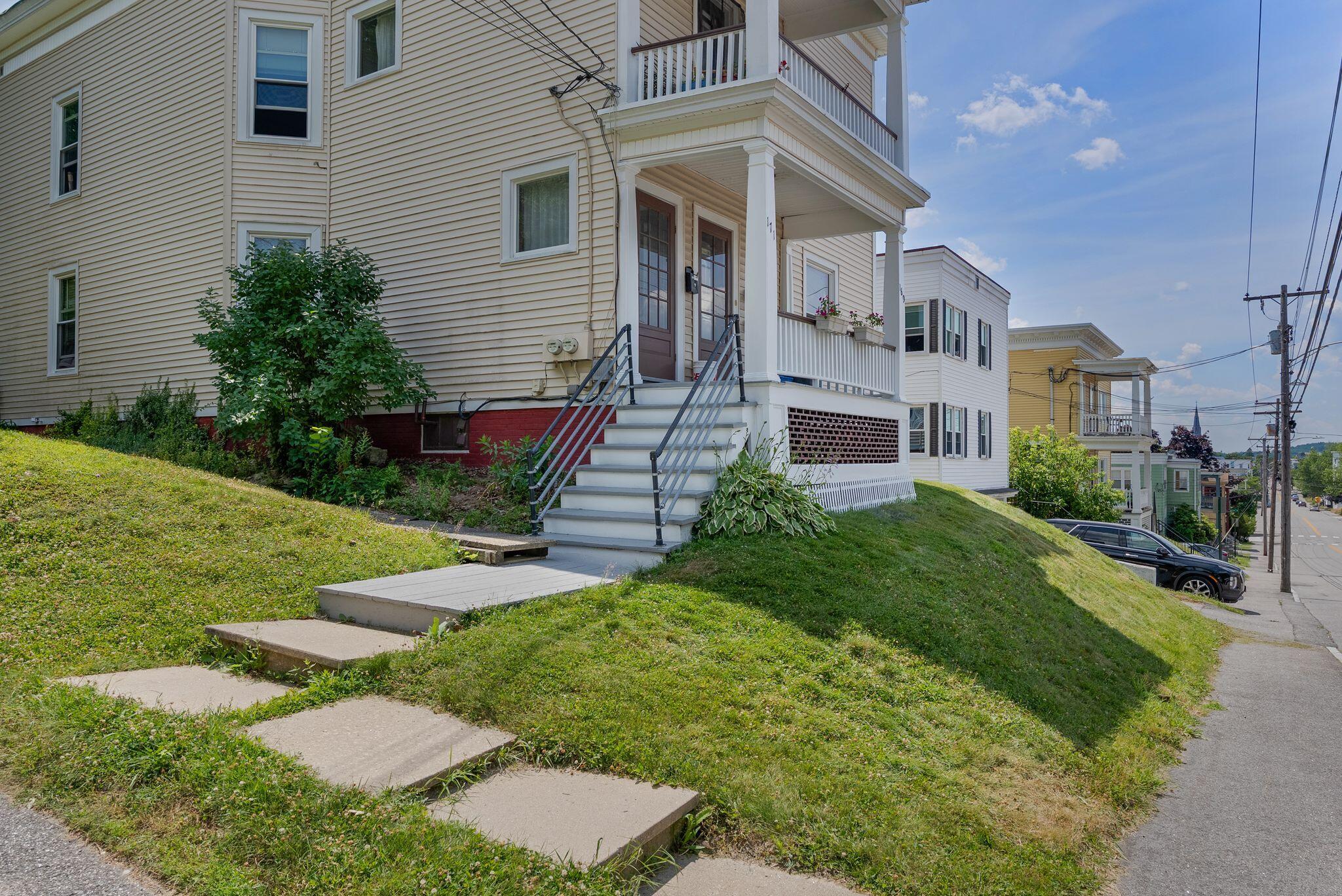 171 Walnut Street Lewiston, ME 04240 - Photo 4 of 39 171 Walnut Street