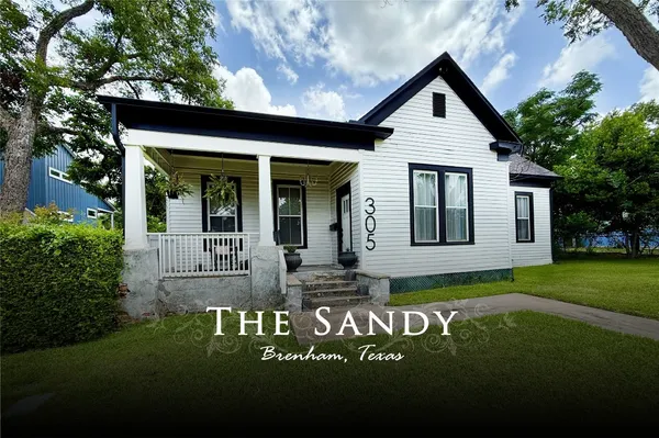 $465,000 | 305 West Alamo Street, Brenham, TX 77833