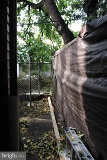 a view of an outdoor space