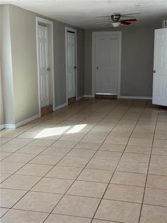 a view of a livingroom with closet