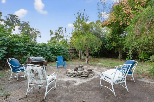 $160,000 | 119 Southbrook Circle, Houston, TX 77060