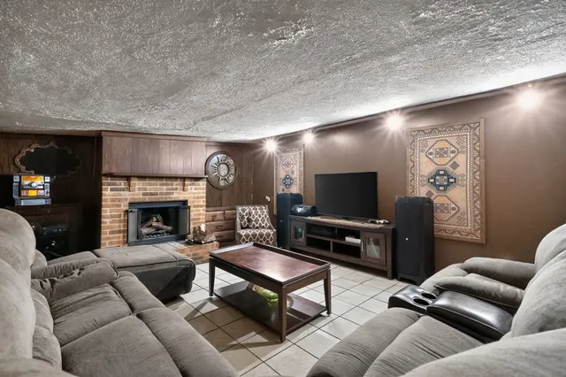 $160,000 | 119 Southbrook Circle, Houston, TX 77060