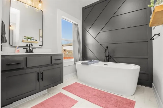 $439,900 | 904 Northwest Lindenwood Drive, Grain Valley, MO 64029