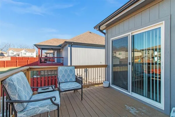 $419,900 | 904 Northwest Lindenwood Drive, Grain Valley, MO 64029