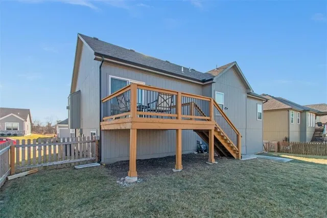 $439,900 | 904 Northwest Lindenwood Drive, Grain Valley, MO 64029