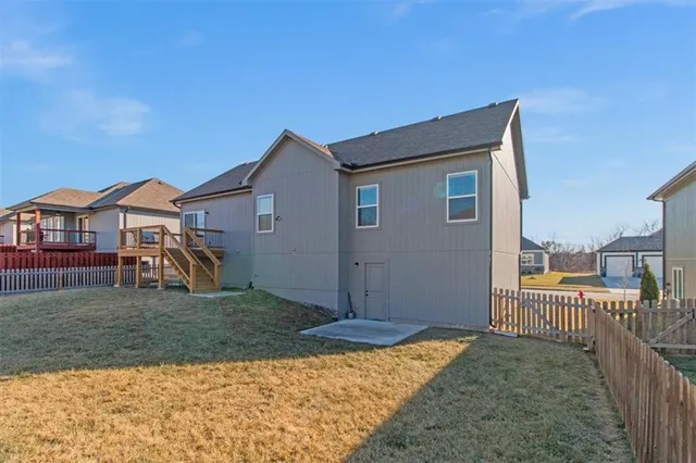 $439,900 | 904 Northwest Lindenwood Drive, Grain Valley, MO 64029