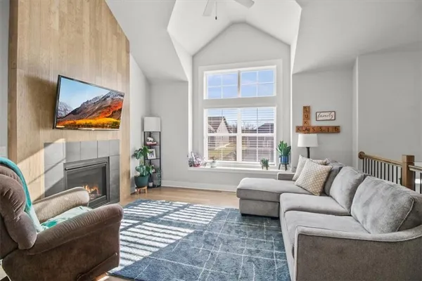 $419,900 | 904 Northwest Lindenwood Drive, Grain Valley, MO 64029