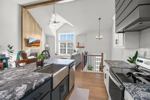 $419,900 | 904 Northwest Lindenwood Drive, Grain Valley, MO 64029