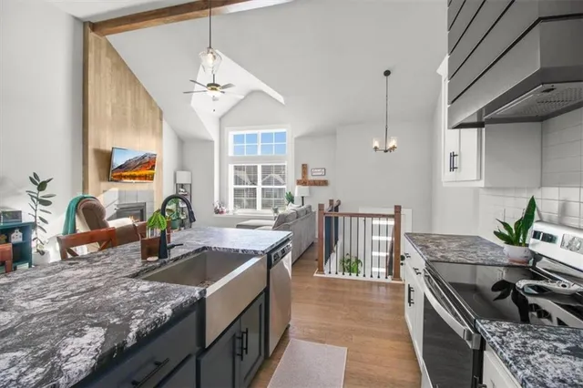 $439,900 | 904 Northwest Lindenwood Drive, Grain Valley, MO 64029