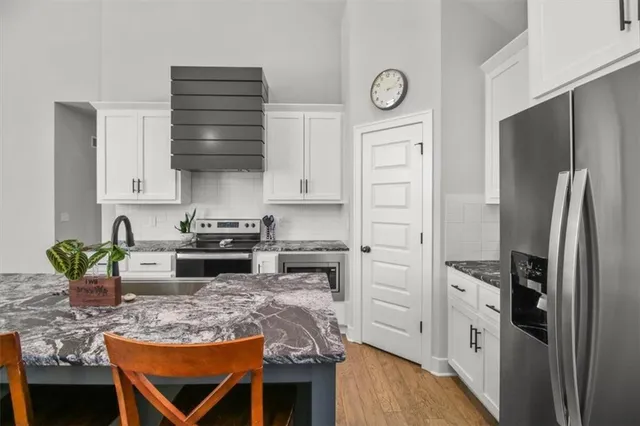 $439,900 | 904 Northwest Lindenwood Drive, Grain Valley, MO 64029