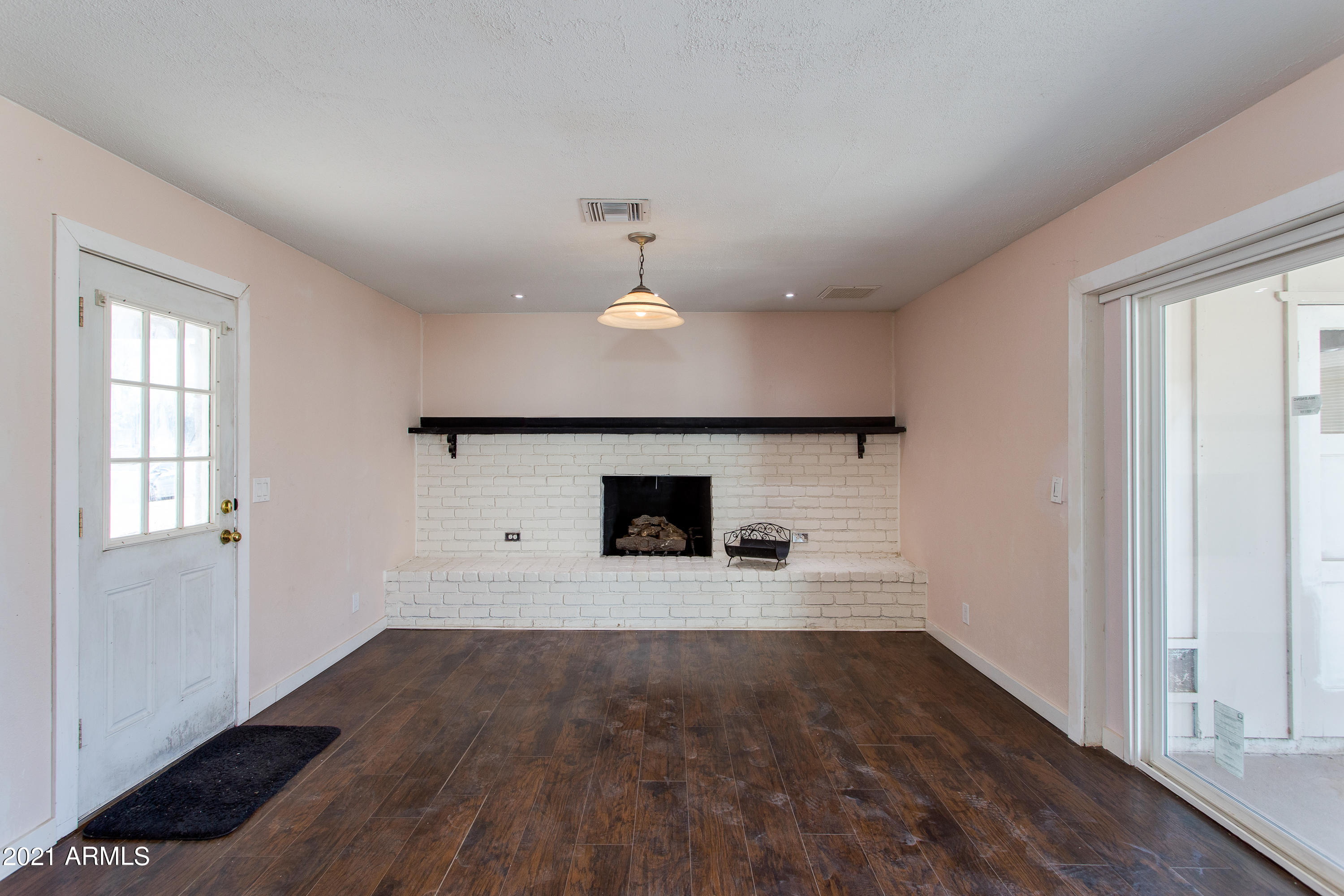 2940 West Cactus Road Phoenix, AZ 85029 - Photo 11 of 53 family room