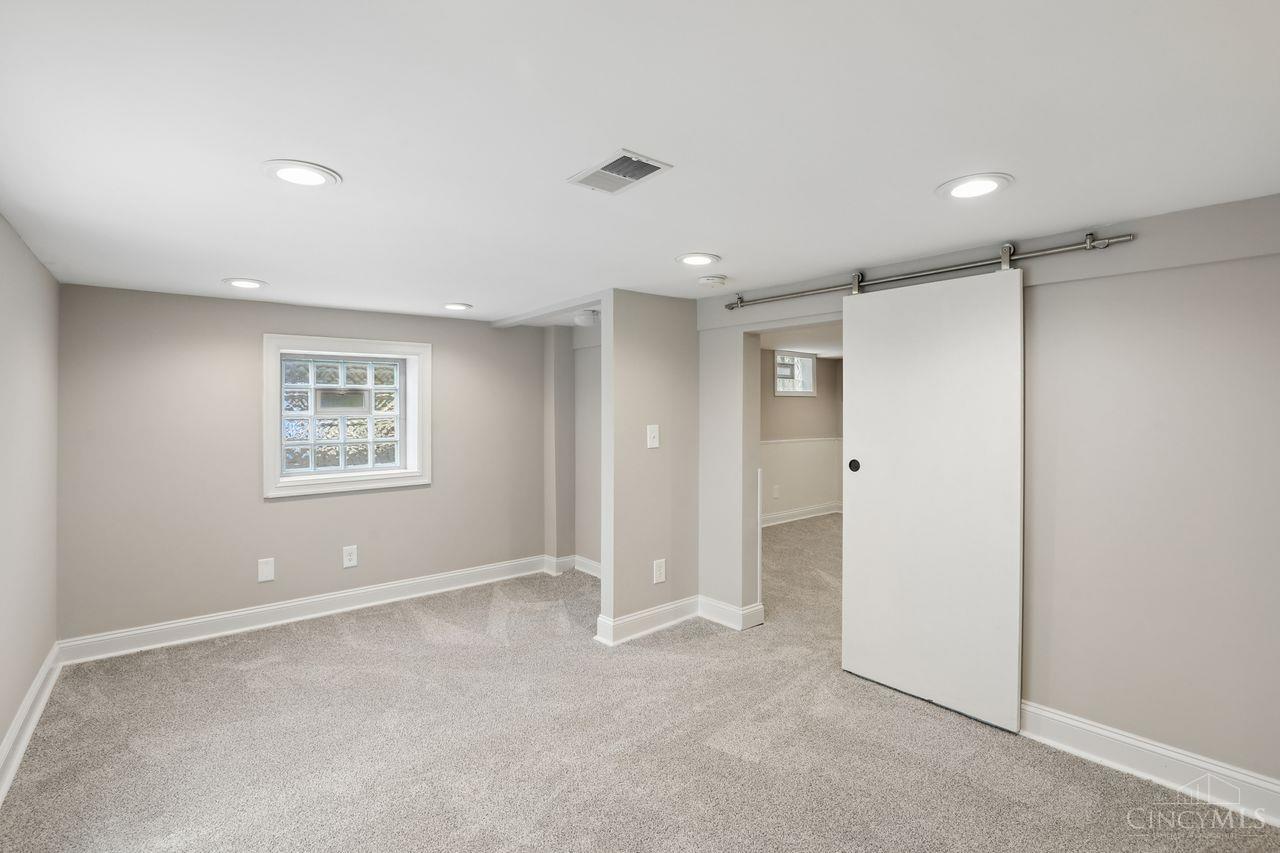 6015 Eleanor Street Cincinnati, OH 45227 - Photo 21 of 36