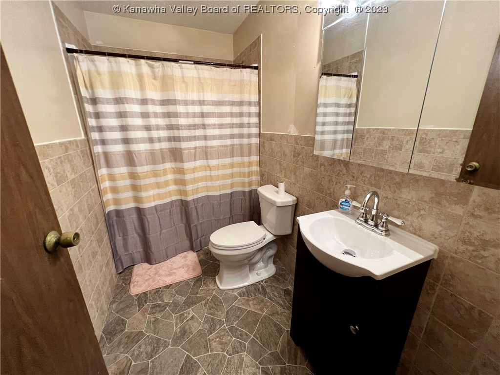 245 Grayson Road Point Pleasant, WV 25550 - Photo 15 of 47 Gallery Image 15