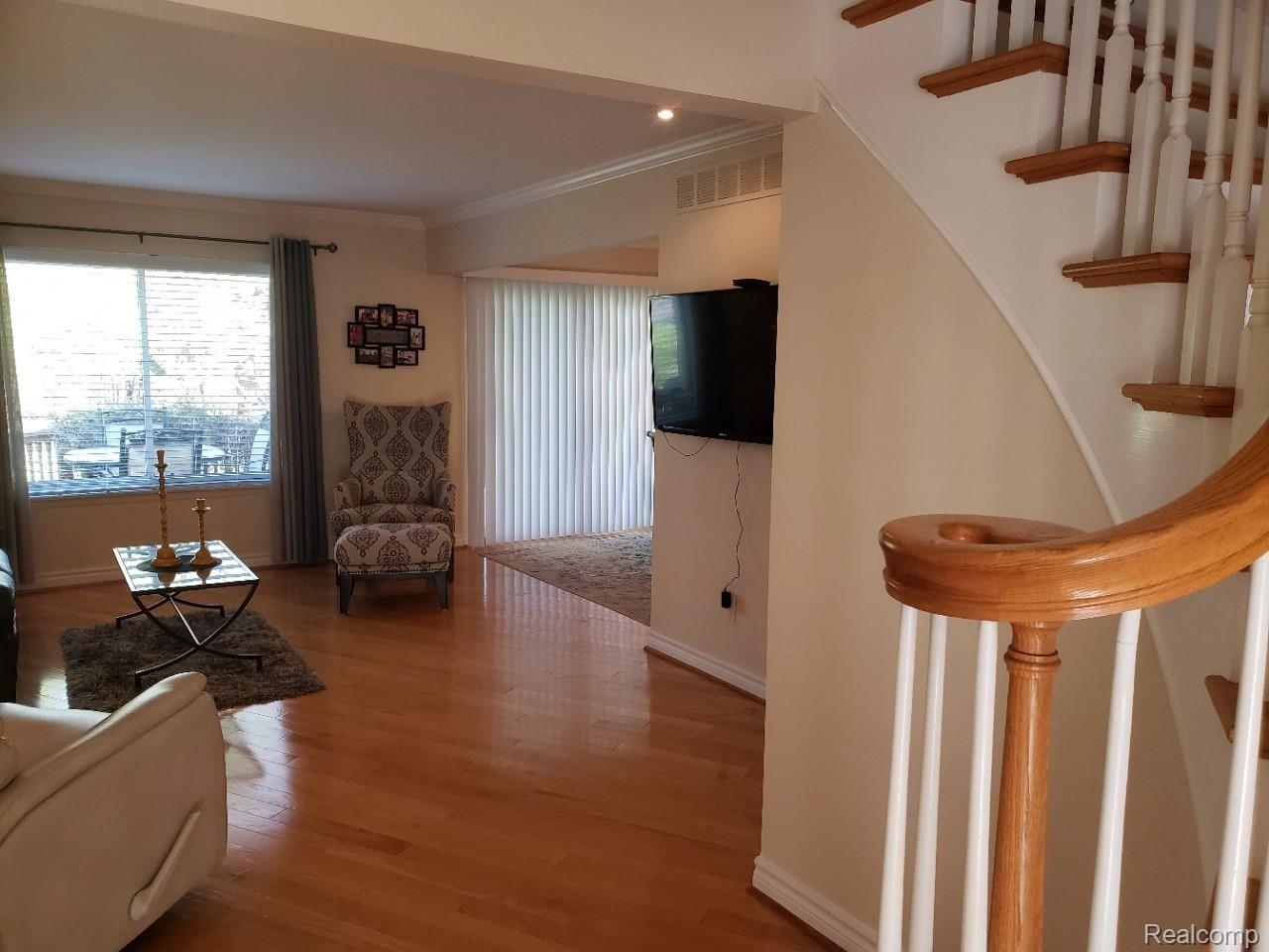 1903 Allenway Court, Unit 98 Rochester, MI 48309 - Photo 11 of 27 20210425_160010.jpg