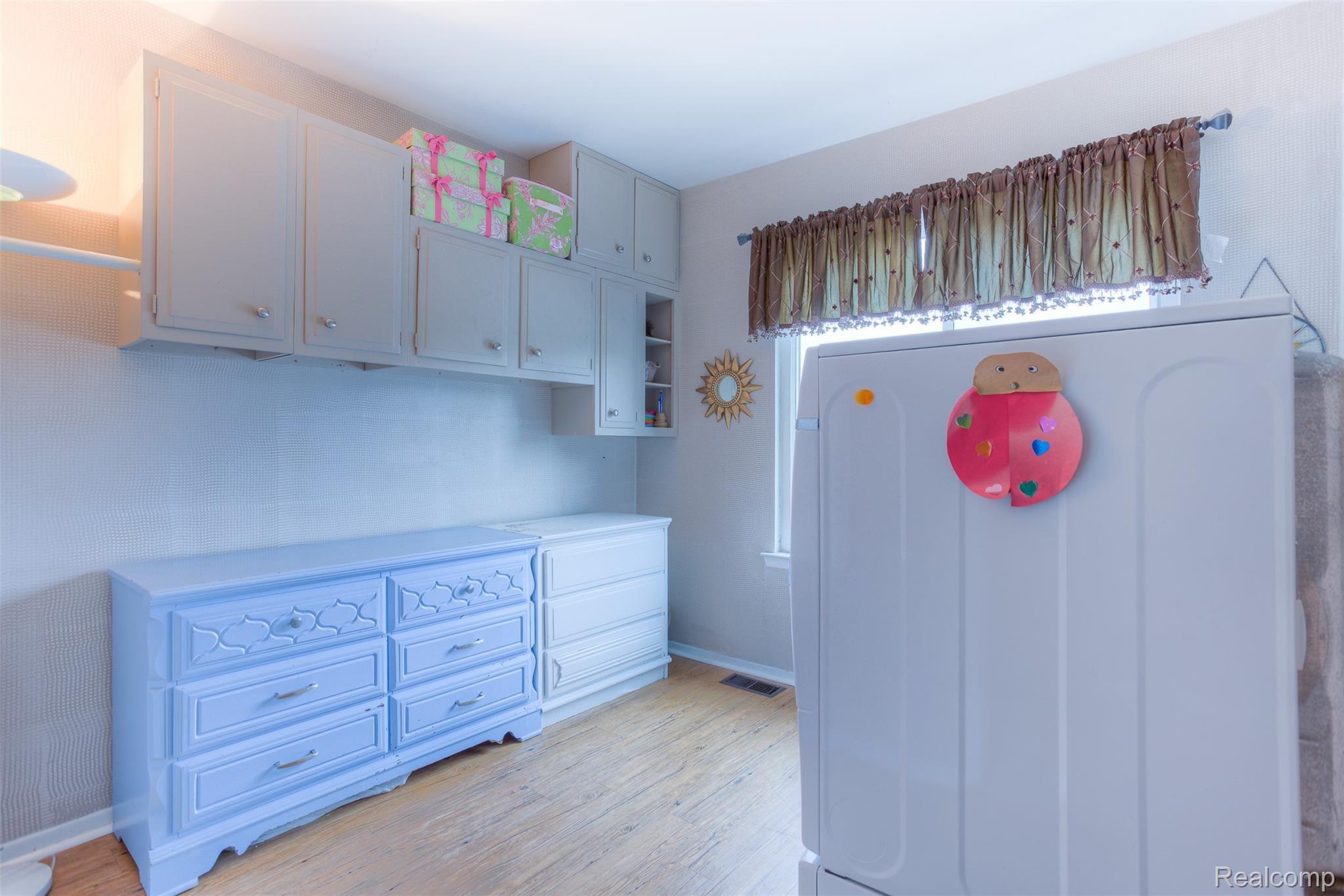 40757 Village Wood Road Novi, MI 48375 - Photo 36 of 48 40757 village wood interiors (35).jpg