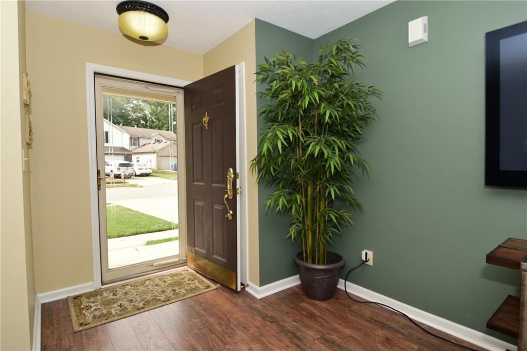 5539 Decatur Ridge Drive Indianapolis, IN 46221 - Photo 2 of 45