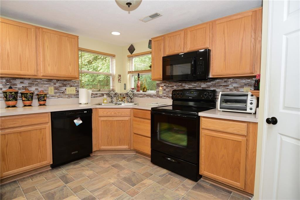 5539 Decatur Ridge Drive Indianapolis, IN 46221 - Photo 9 of 45