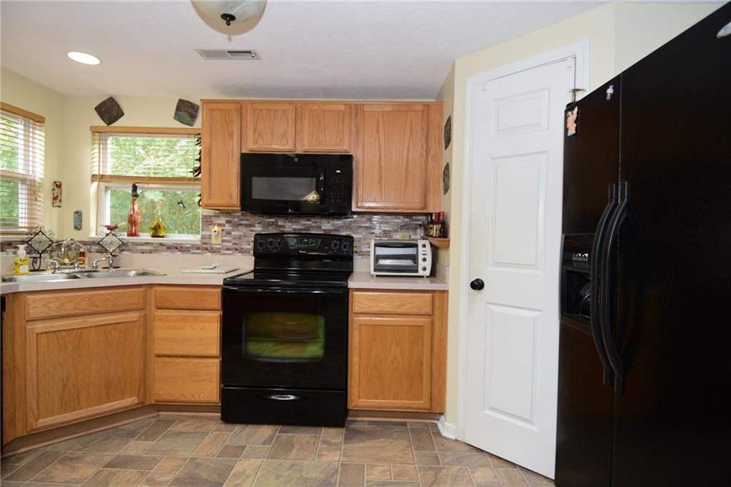 5539 Decatur Ridge Drive Indianapolis, IN 46221 - Photo 10 of 45