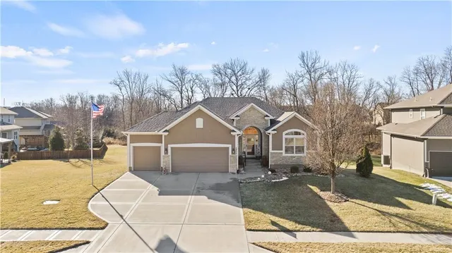 $605,000 | 5405 Northwest 94th Street, Kansas City, MO 64154