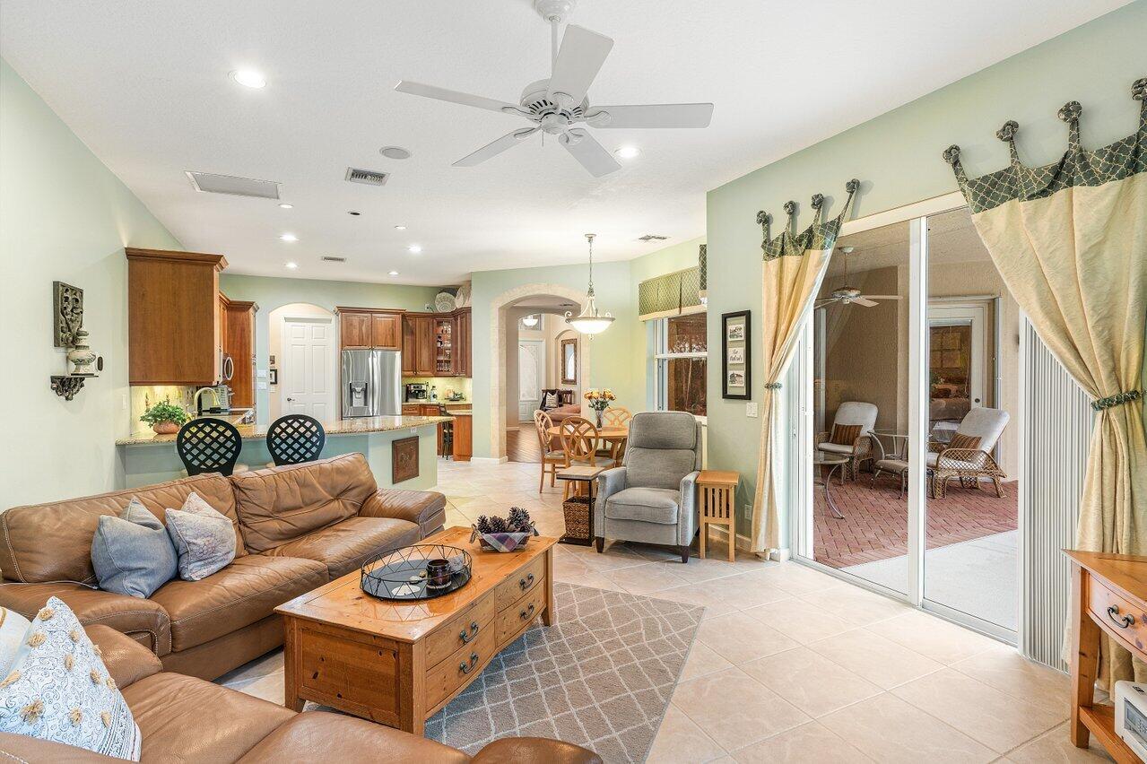 11082 Silver Ridge Street Wellington, FL 33449 - Photo 10 of 38 013-11082SilverRidgeStreet-Wellington-FL