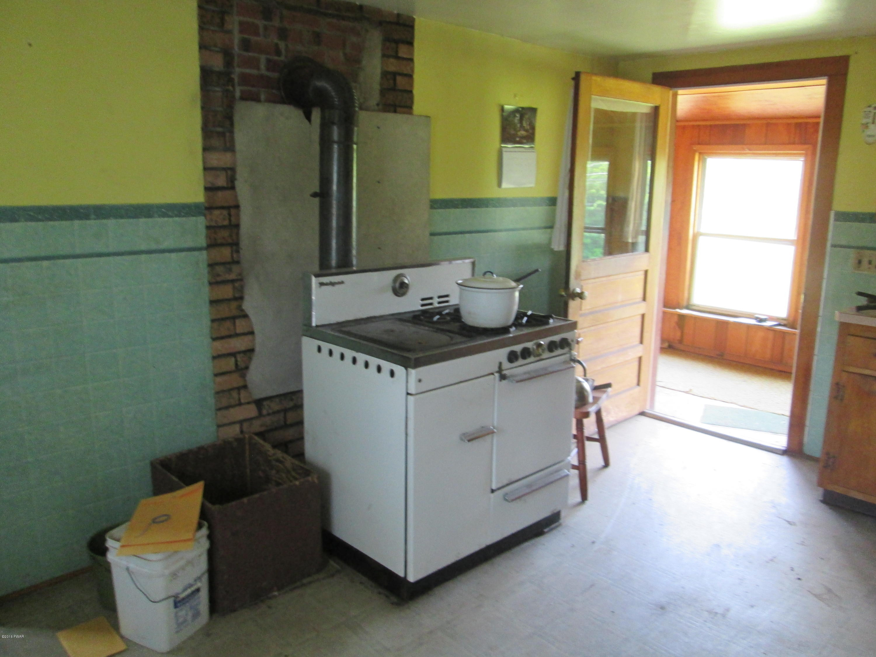 107 Plank Road Beach Lake, PA 18405 - Photo 7 of 17 KITCHEN
