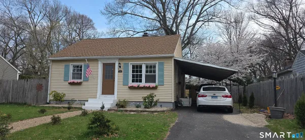 $244,900 | 122 Deepwood Drive, Manchester, CT 06040