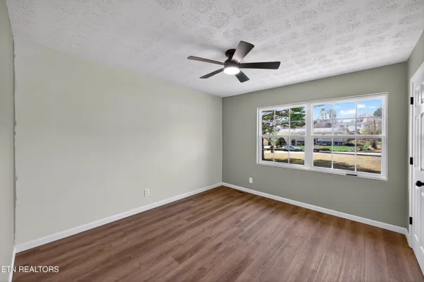 $550,000 | 1205 Hoss Road, Powell, TN 37849