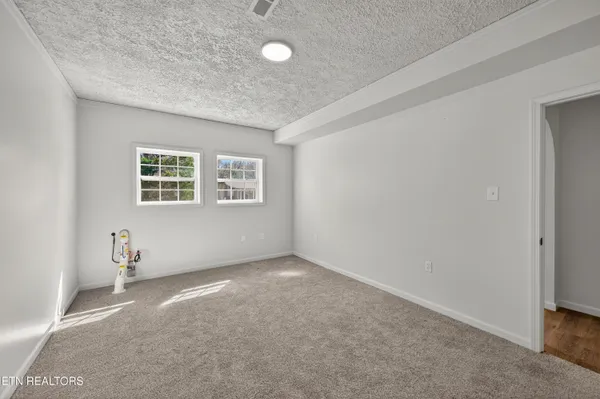 $550,000 | 1205 Hoss Road, Powell, TN 37849