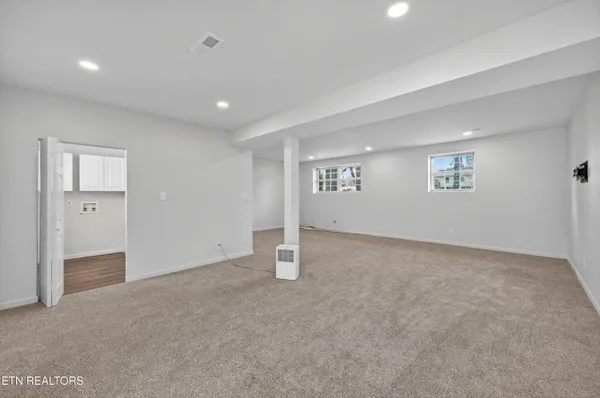 $550,000 | 1205 Hoss Road, Powell, TN 37849