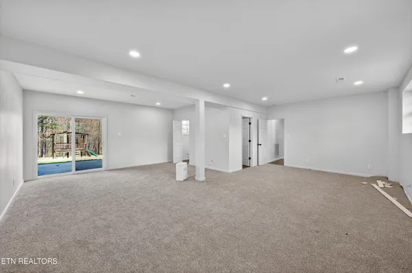 $550,000 | 1205 Hoss Road, Powell, TN 37849