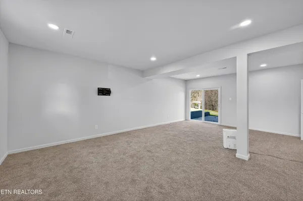 $550,000 | 1205 Hoss Road, Powell, TN 37849