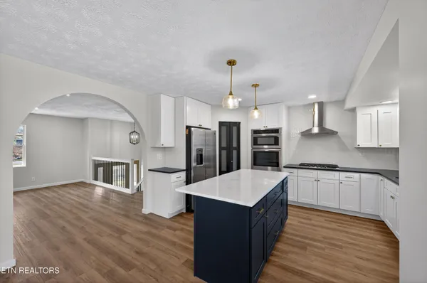 $550,000 | 1205 Hoss Road, Powell, TN 37849