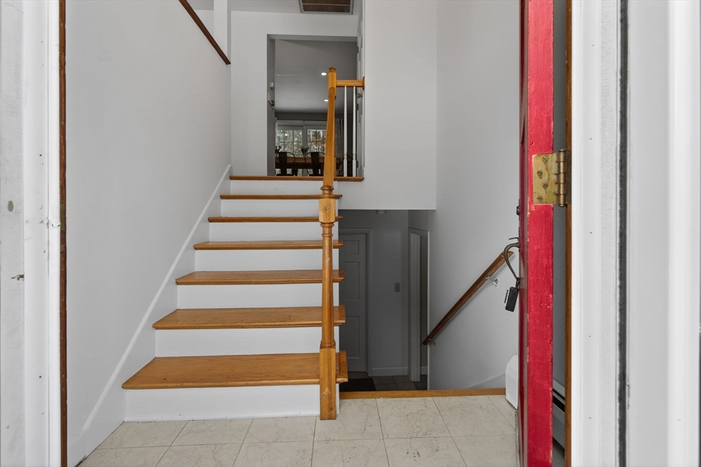 11 Rennie Drive Andover, MA 01810 - Photo 4 of 35 a view of entryway