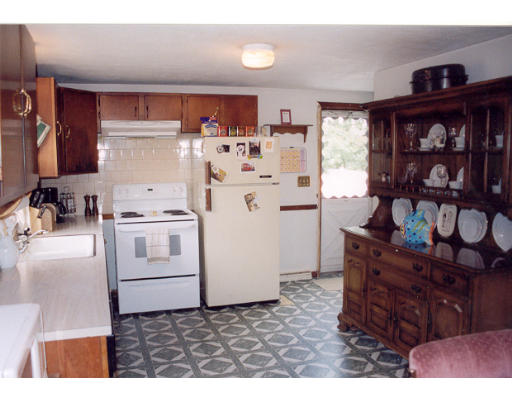 37 Field Street Pawtucket, RI 02860 - Photo 3 of 10 Gallery Image 3