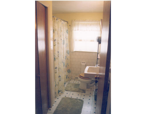 37 Field Street Pawtucket, RI 02860 - Photo 9 of 10 Gallery Image 9