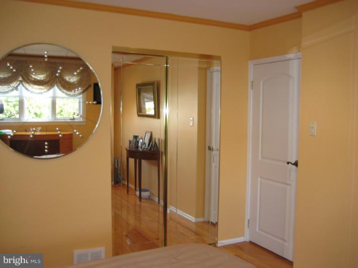 9812 Hardy Road Philadelphia, PA 19115 - Photo 16 of 25 Gallery Image 16