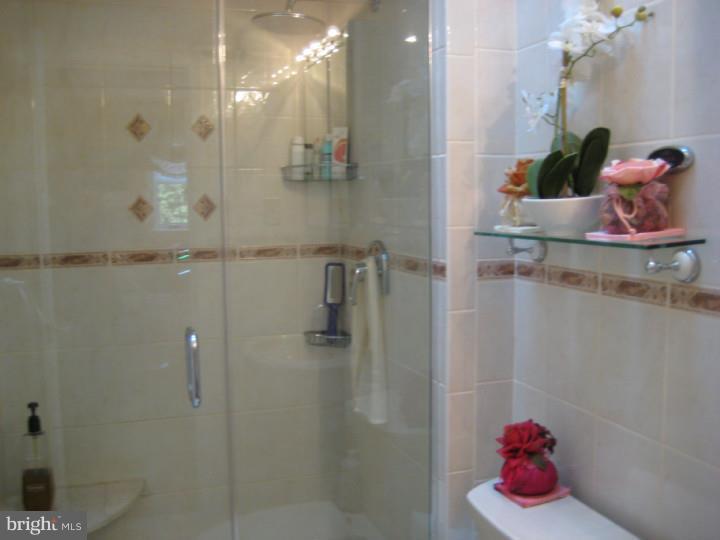 9812 Hardy Road Philadelphia, PA 19115 - Photo 17 of 25 Gallery Image 17