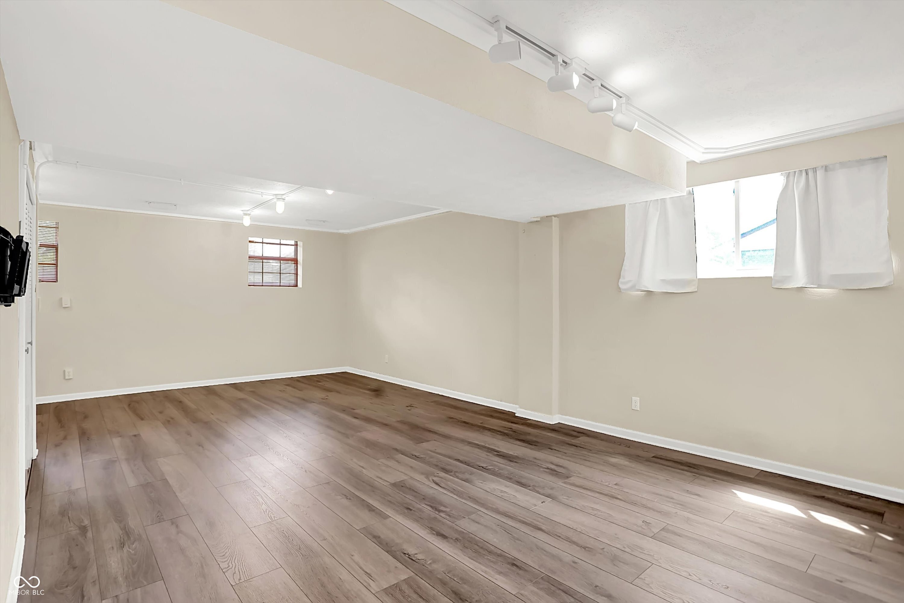 8014 Jeff Road Indianapolis, IN 46217 - Photo 29 of 53 Gallery Image 29
