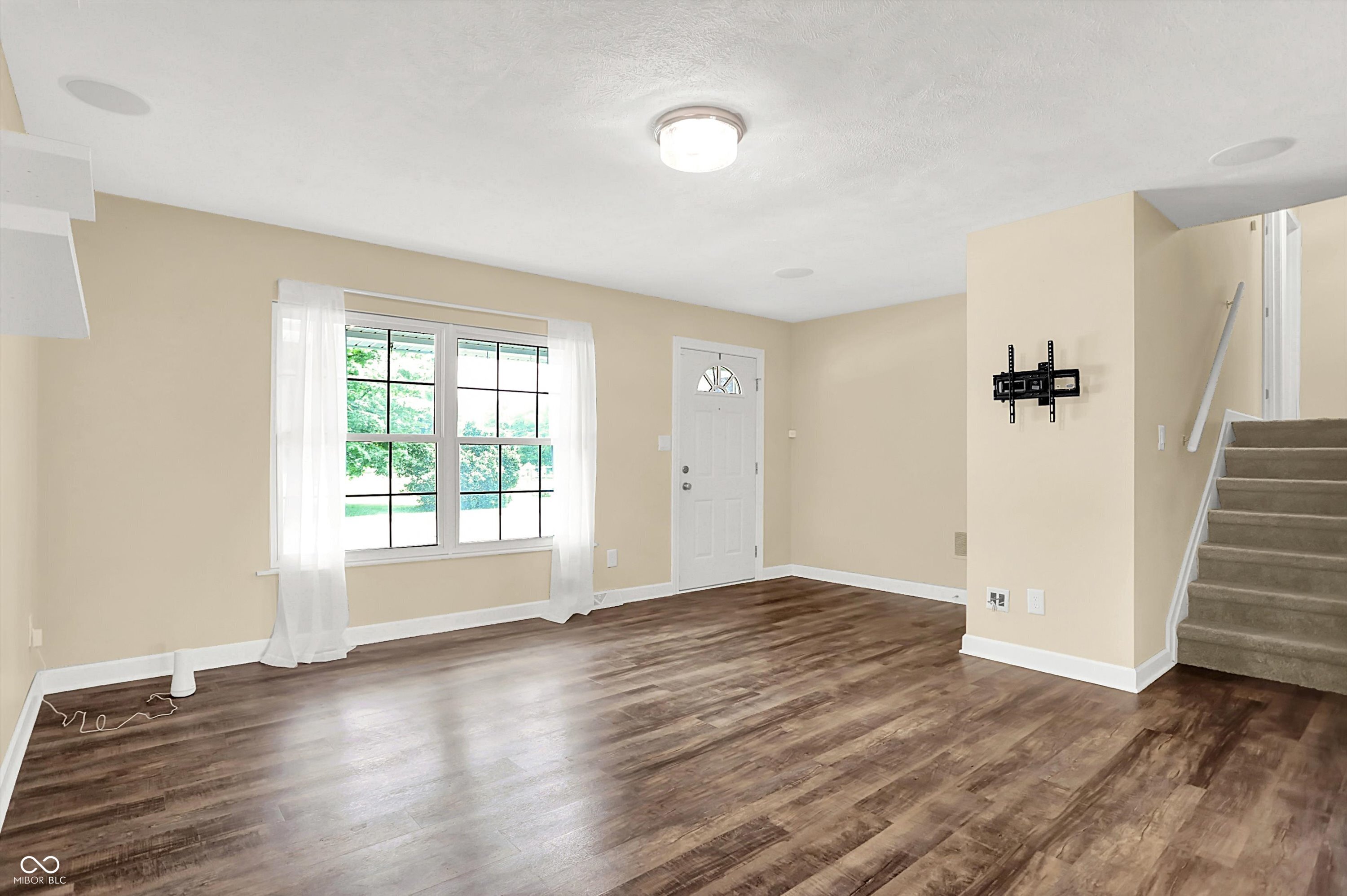 8014 Jeff Road Indianapolis, IN 46217 - Photo 5 of 53 Gallery Image 5