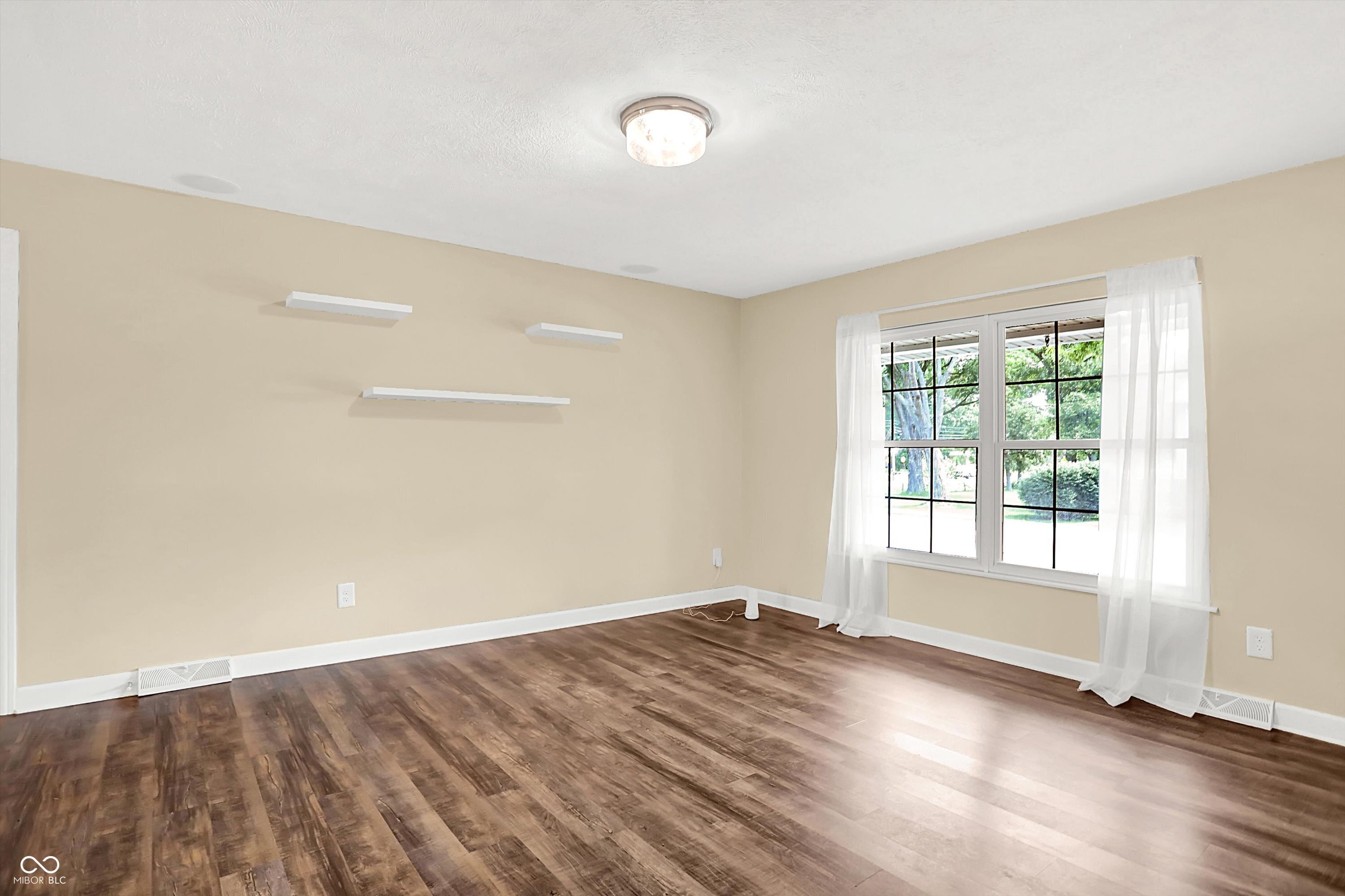 8014 Jeff Road Indianapolis, IN 46217 - Photo 8 of 53 Gallery Image 8