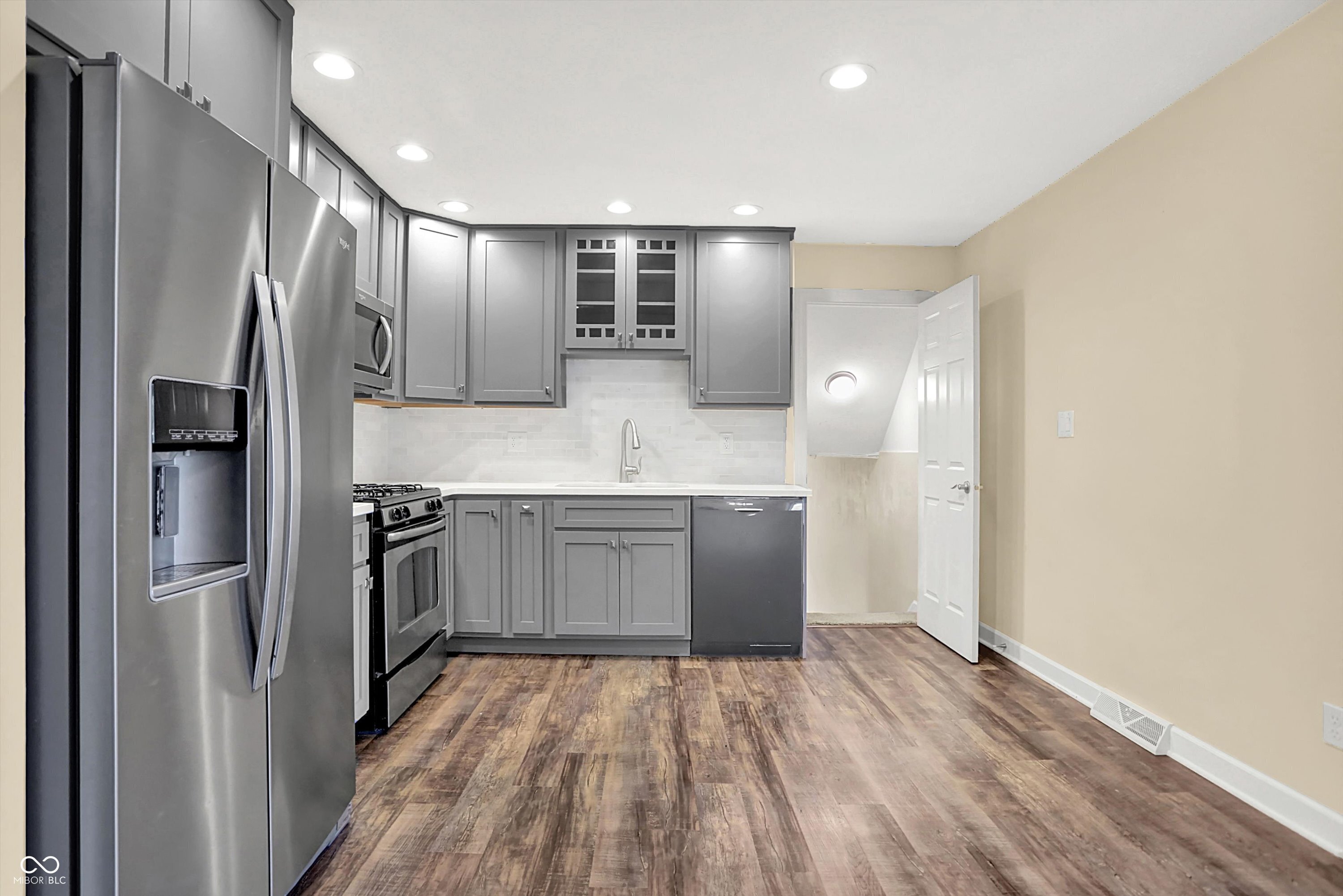 8014 Jeff Road Indianapolis, IN 46217 - Photo 10 of 53 Gallery Image 10
