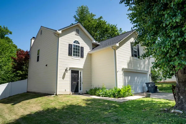 $259,900 | 486 Brighton Woods Drive, Moore, SC 29369